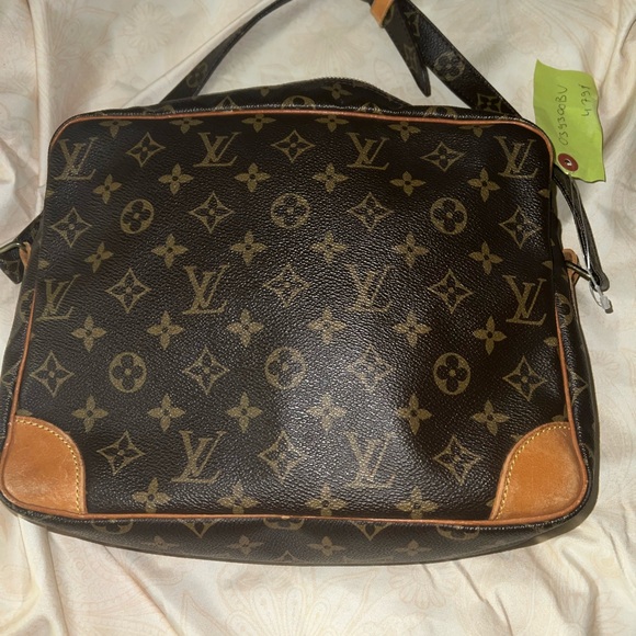Louis Vuitton Monogram Potomac Crossbody Messenger - Picture 10 of 16